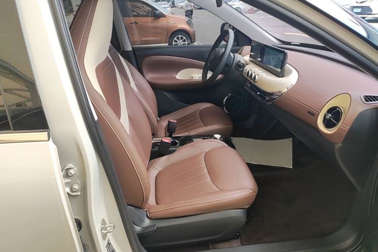 Used Wuling Bingo 2024 333 km Enjoyment Version Right Front Seat
