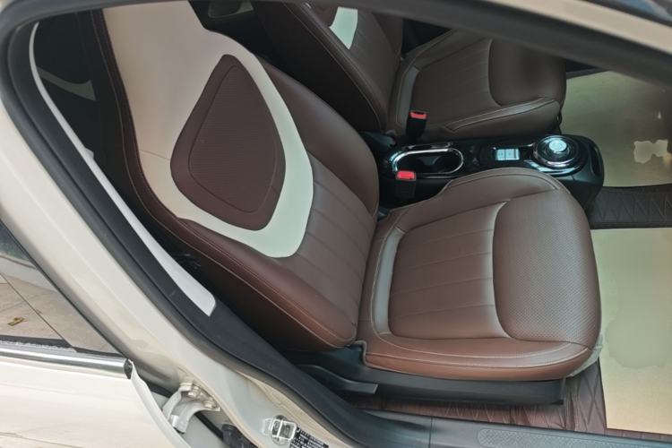 Used Wuling Bingo 2024 333 km Enjoyment Version Right Front Seat