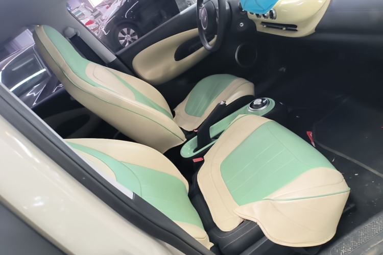 Used Wuling Bingo 2024 203km Light Edition Right Front Seat