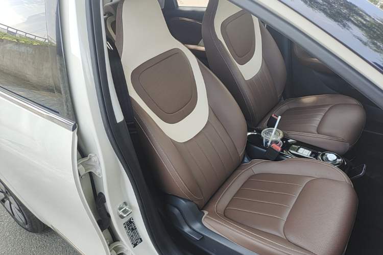 Used Wuling Bingo 2024 333 km Enjoyment Version Right Front Seat