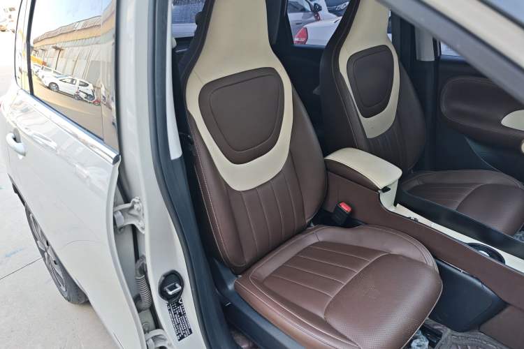 Used Wuling Bingo 2024 333 km Enjoyment Version Right Front Seat