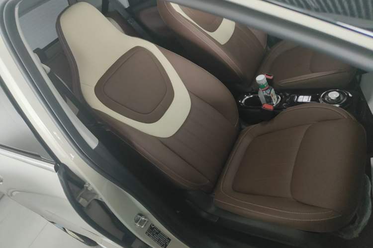 Used Wuling Bingo 2024 333 km Enjoyment Version Right Front Seat