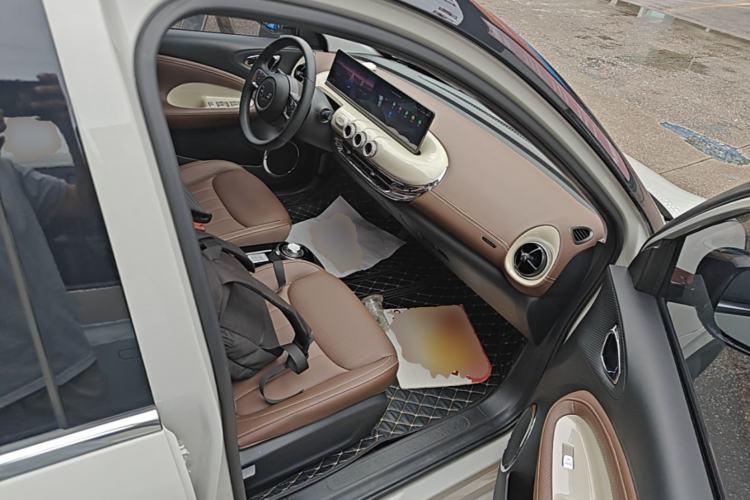 Used Wuling Bingo 2024 333 km Lingxi Connected Version Right Front Seat