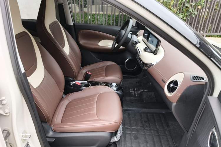 Used Wuling Bingo 2024 333 km Enjoyment Version Right Front Seat