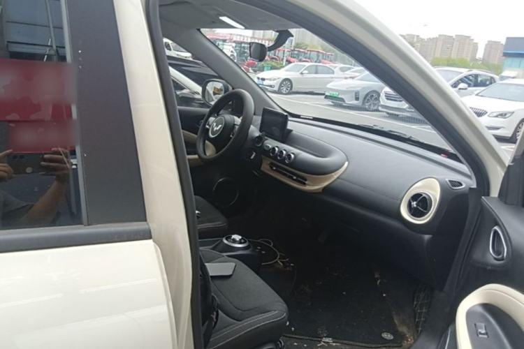 Used Wuling Bingo 2024 203km Light Edition Right Front Seat