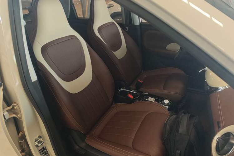 Used Wuling Bingo 2024 333 km Enjoyment Version Right Front Seat