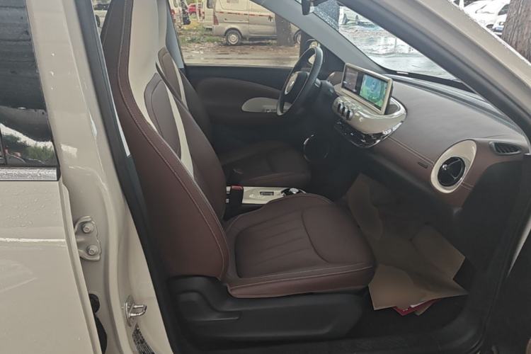 Used Wuling Bingo 2024 333 km Enjoyment Version Right Front Seat