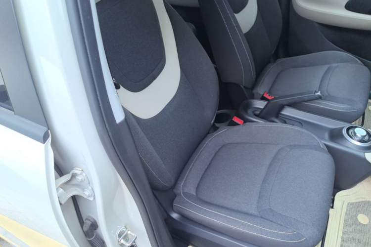 Used Wuling Bingo 2024 203km Light Edition Right Front Seat