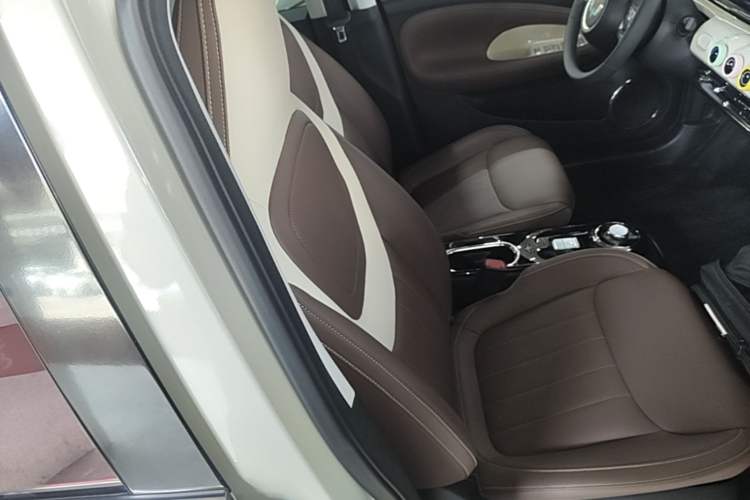 Used Wuling Bingo 2024 333 km Lingxi Connected Version Right Front Seat