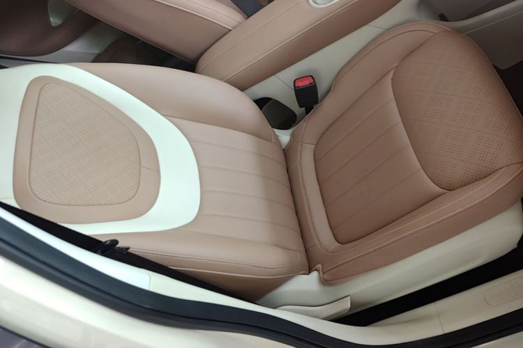 Used Wuling Bingo 2024 333 km Lingxi Connected Version Right Front Seat