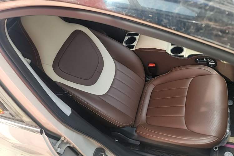 Used Wuling Bingo 2024 333 km Lingxi Connected Version Right Front Seat
