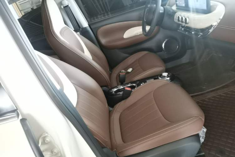 Used Wuling Bingo 2024 333 km Enjoyment Version Right Front Seat