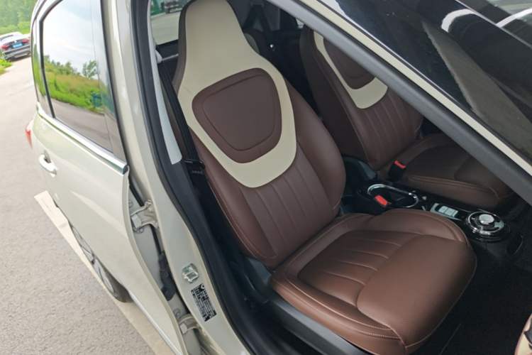 Used Wuling Bingo 2024 333 km Enjoyment Version Right Front Seat