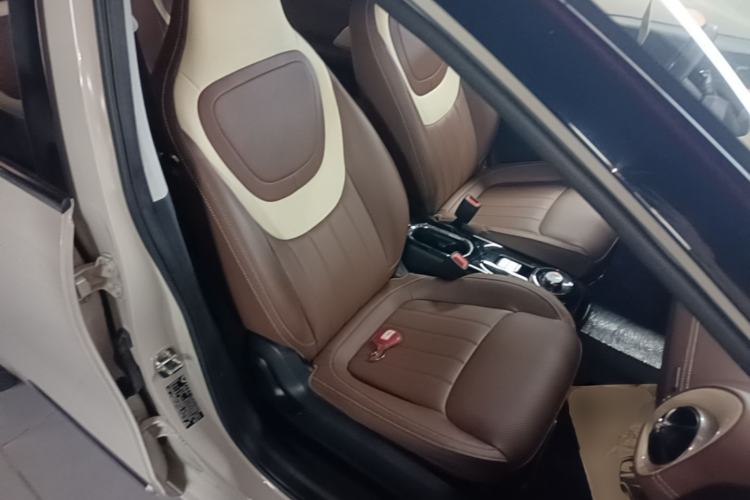 Used Wuling Bingo 2024 333 km Enjoyment Version Right Front Seat