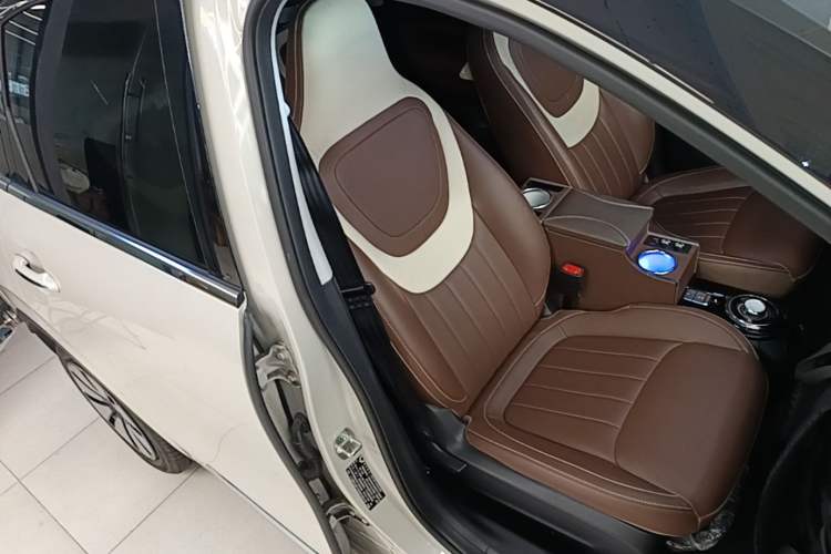 Used Wuling Bingo 2024 333 km Lingxi Connected Version Right Front Seat
