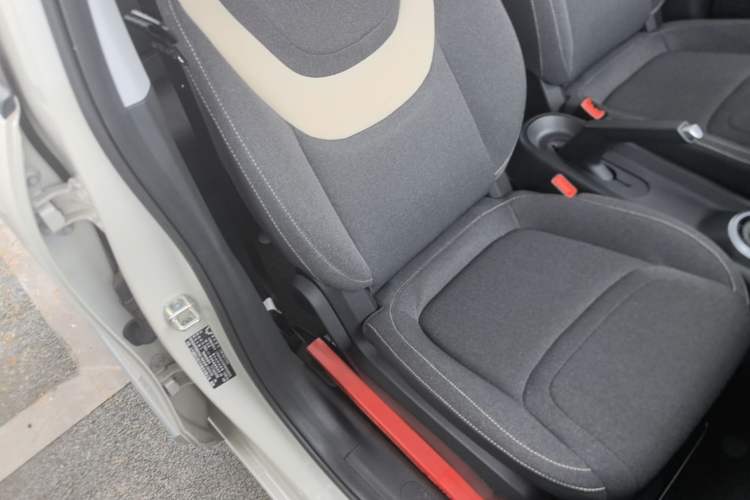 Used Wuling Bingo 2024 203km Light Edition Right Front Seat
