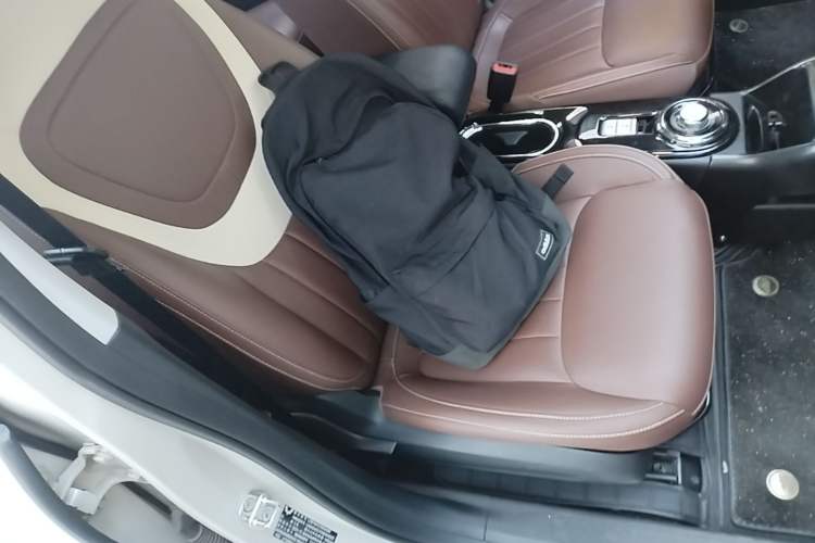 Used Wuling Bingo 2024 333 km Lingxi Connected Version Right Front Seat