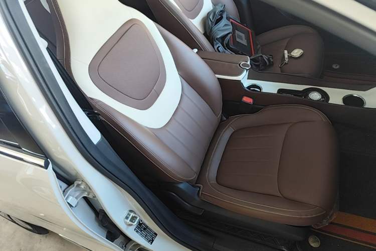 Used Wuling Bingo 2024 333 km Lingxi Connected Version Right Front Seat