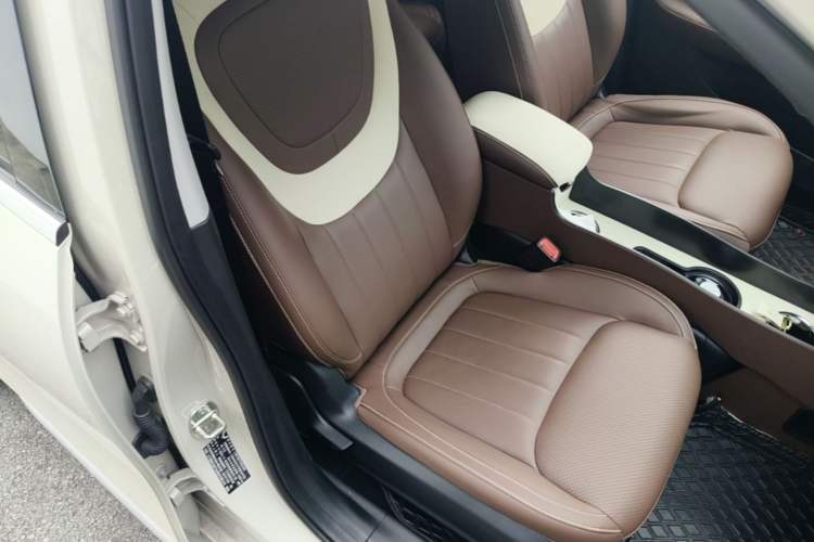 Used Wuling Bingo 2024 333 km Lingxi Connected Version Right Front Seat