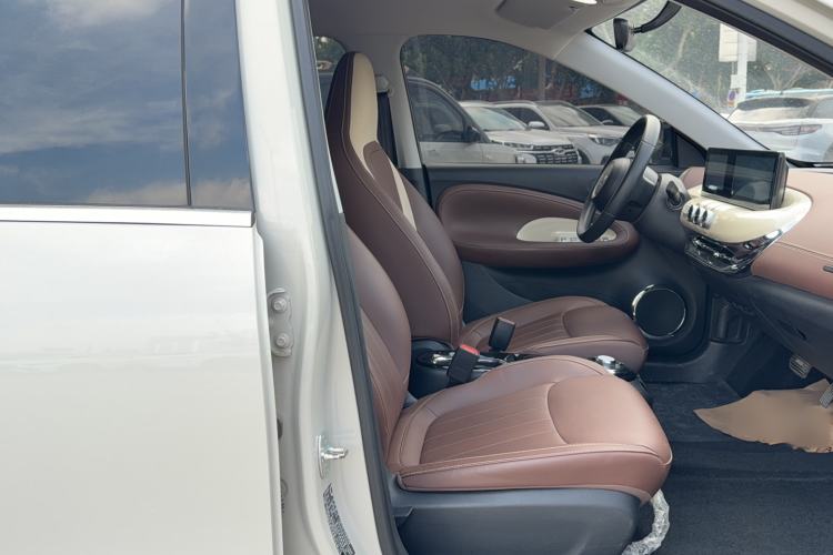 Used Wuling Bingo 2024 333 km Enjoyment Version Right Front Seat
