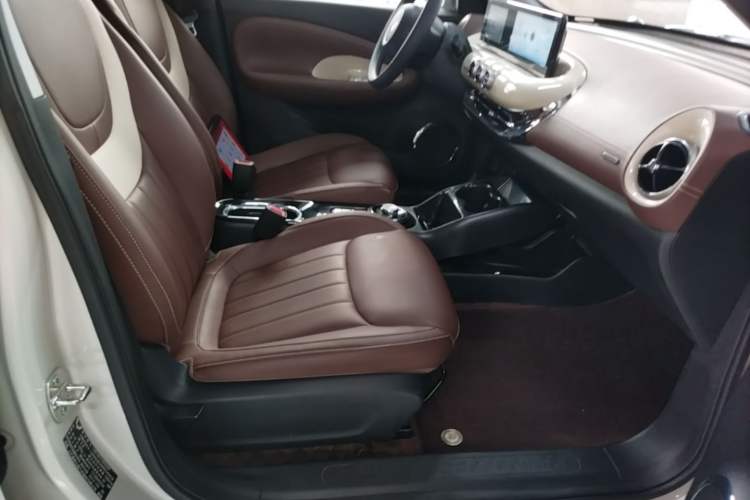 Used Wuling Bingo 2024 333 km Enjoyment Version Right Front Seat