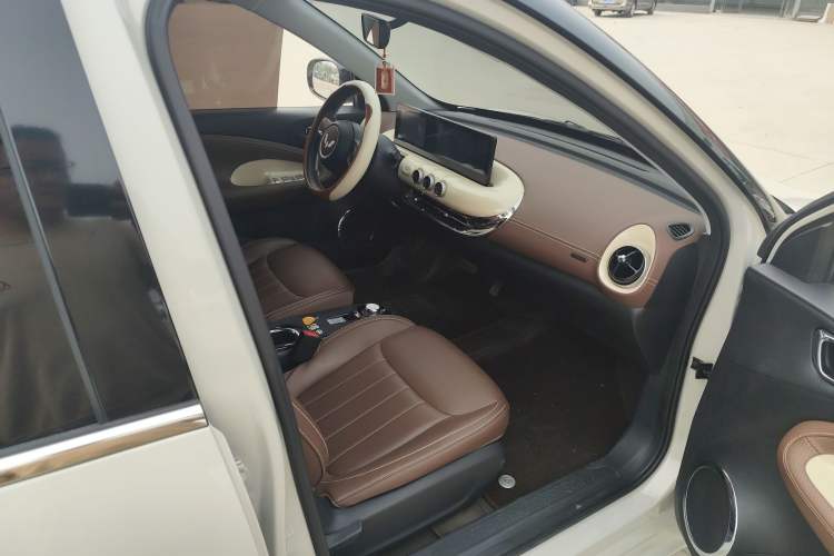 Used Wuling Bingo 2024 333 km Enjoyment Version Right Front Seat