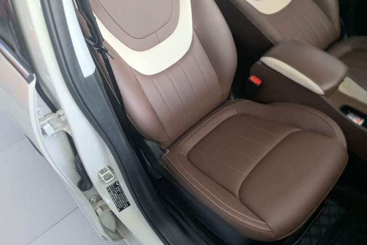 Used Wuling Bingo 2024 333 km Enjoyment Version Right Front Seat