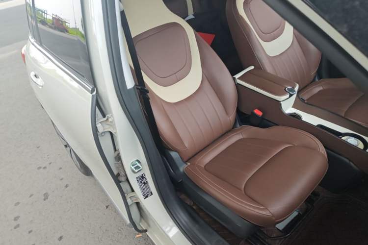 Used Wuling Bingo 2024 333 km Enjoyment Version Right Front Seat