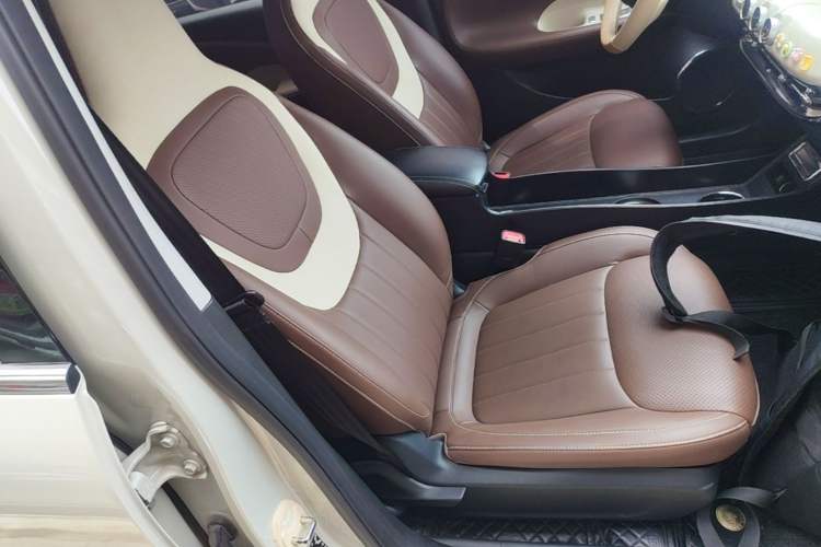 Used Wuling Bingo 2024 333 km Enjoyment Version Right Front Seat