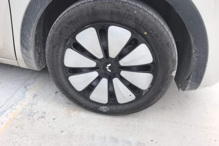 Used Wuling Bingo 2024 333 km Enjoyment Version Right Front Wheel Hub