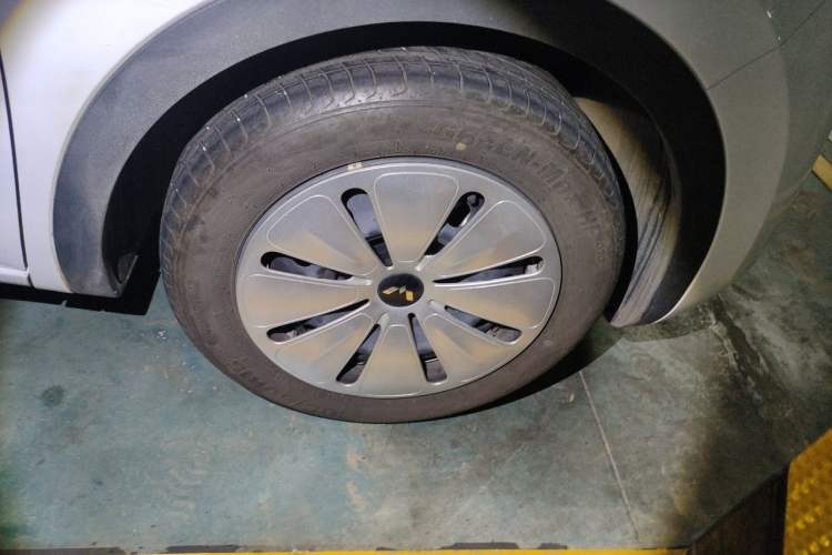 Used Wuling Bingo 2024 203km Light Edition Right Front Wheel Hub