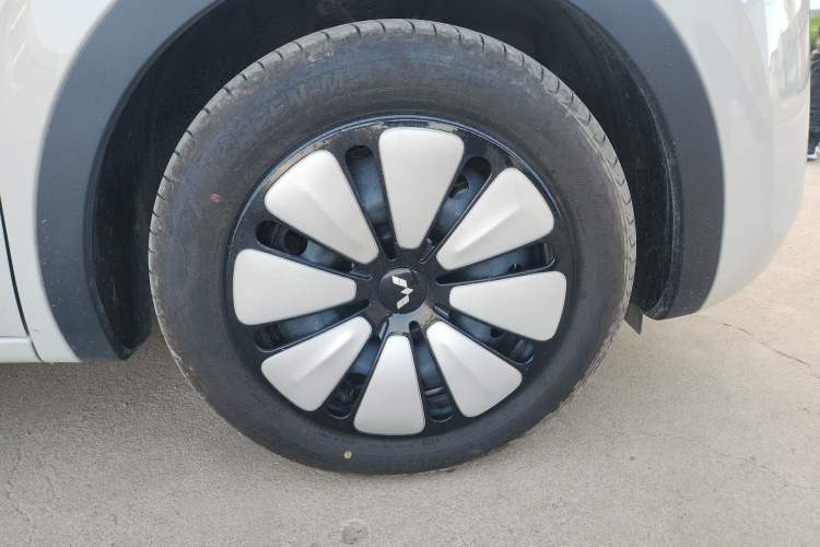 Used Wuling Bingo 2024 333 km Enjoyment Version Right Front Wheel Hub