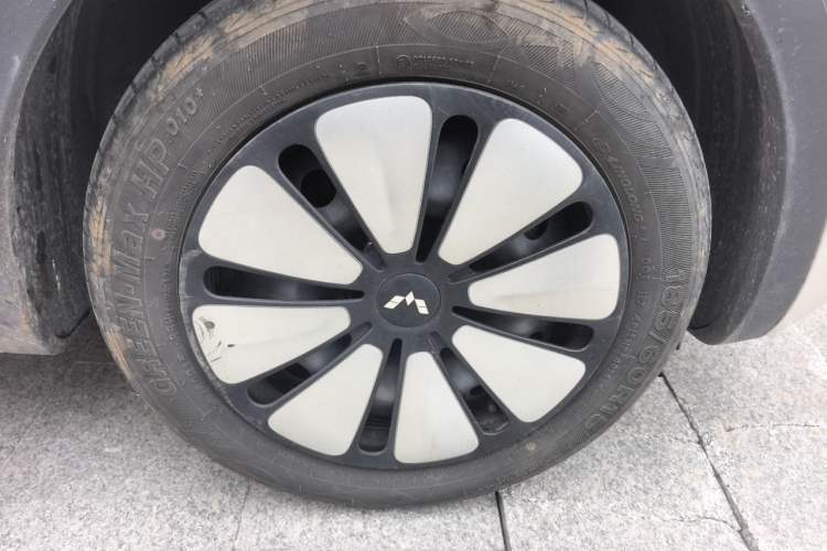 Used Wuling Bingo 2024 333 km Enjoyment Version Right Front Wheel Hub