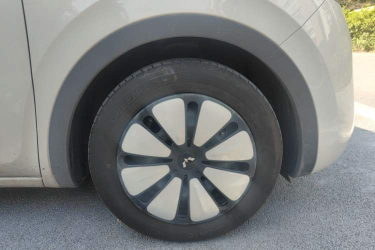 Used Wuling Bingo 2024 333 km Enjoyment Version Right Front Wheel Hub