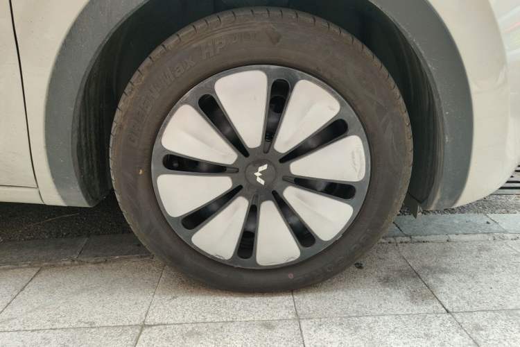 Used Wuling Bingo 2024 333 km Enjoyment Version Right Front Wheel Hub