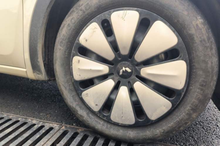 Used Wuling Bingo 2024 333 km Enjoyment Version Right Front Wheel Hub