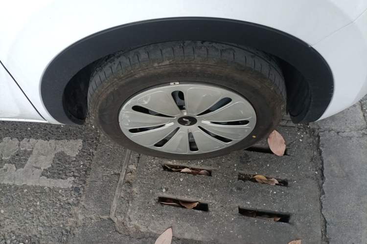 Used Wuling Bingo 2024 203km Light Edition Right Front Wheel Hub