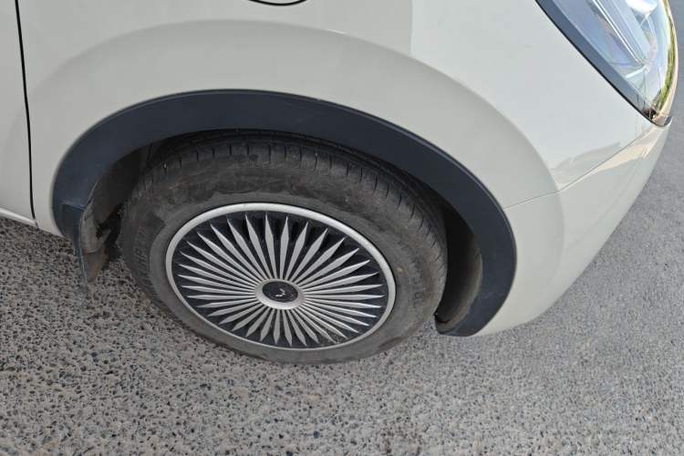 Used Wuling Bingo 2024 333 km Enjoyment Version Right Front Wheel Hub
