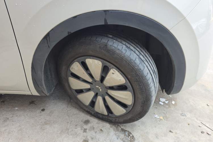 Used Wuling Bingo 2024 333 km Enjoyment Version Right Front Wheel Hub