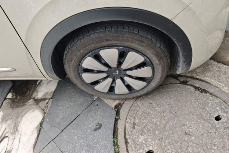 Used Wuling Bingo 2024 333 km Enjoyment Version Right Front Wheel Hub