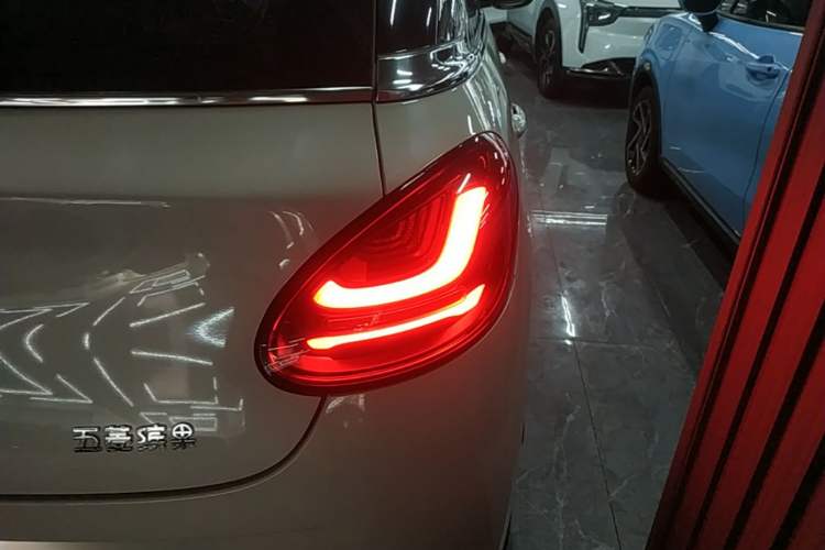 Used Wuling Bingo 2024 333 km Enjoyment Version Right Rear Taillight