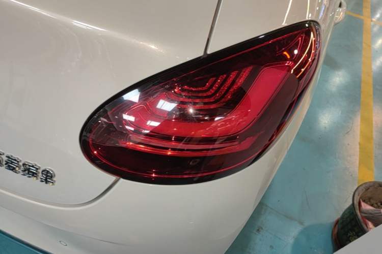 Used Wuling Bingo 2024 333 km Lingxi Connected Version Right Rear Taillight