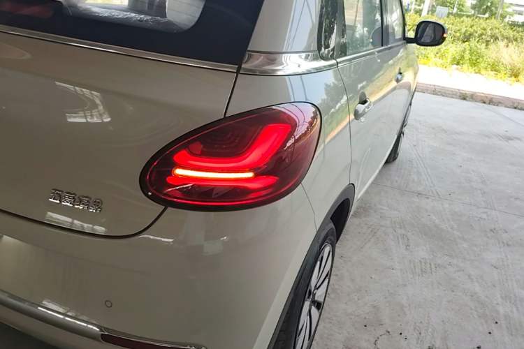 Used Wuling Bingo 2024 333 km Enjoyment Version Right Rear Taillight
