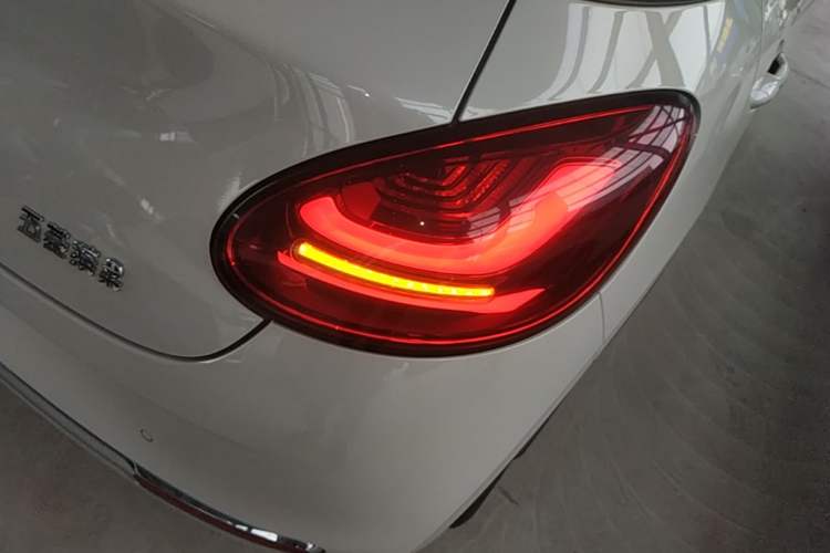 Used Wuling Bingo 2024 333 km Lingxi Connected Version Right Rear Taillight