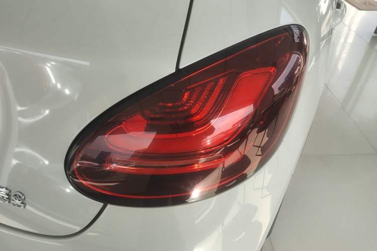Used Wuling Bingo 2024 333 km Lingxi Connected Version Right Rear Taillight