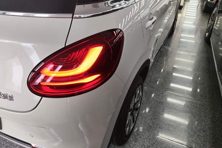 Used Wuling Bingo 2024 333 km Enjoyment Version Right Rear Taillight