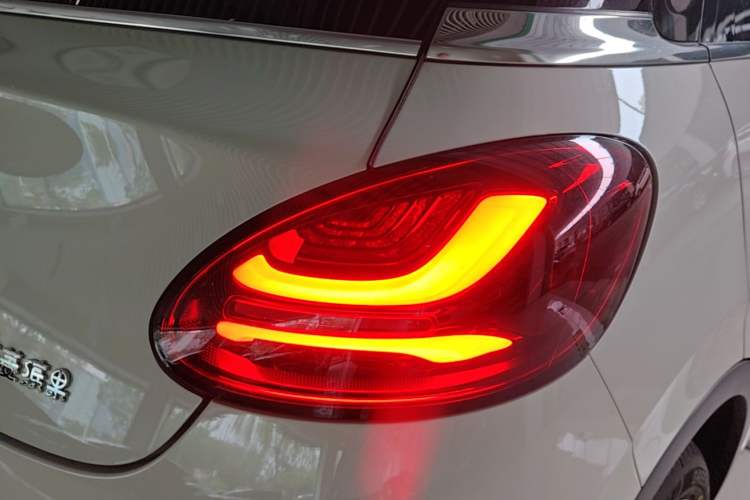 Used Wuling Bingo 2024 333 km Enjoyment Version Right Rear Taillight