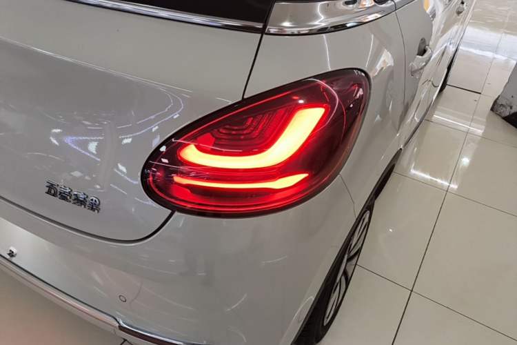 Used Wuling Bingo 2024 333 km Lingxi Connected Version Right Rear Taillight