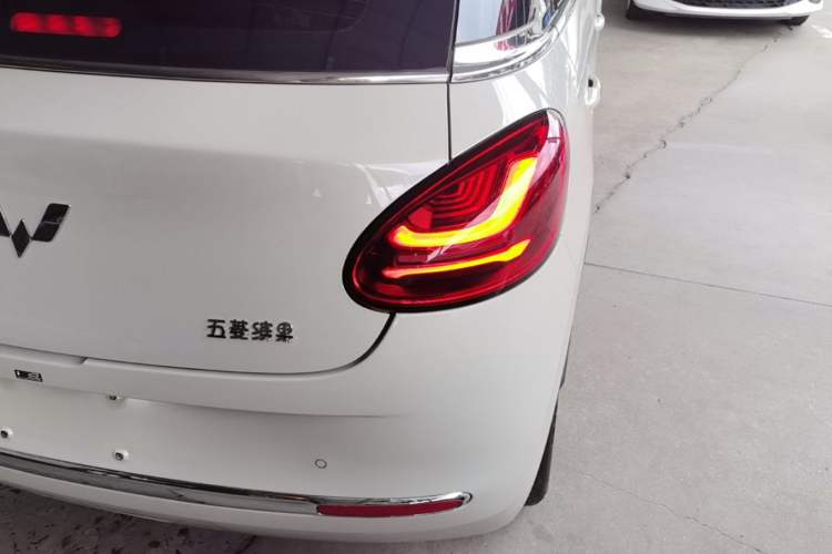 Used Wuling Bingo 2024 333 km Lingxi Connected Version Right Rear Taillight