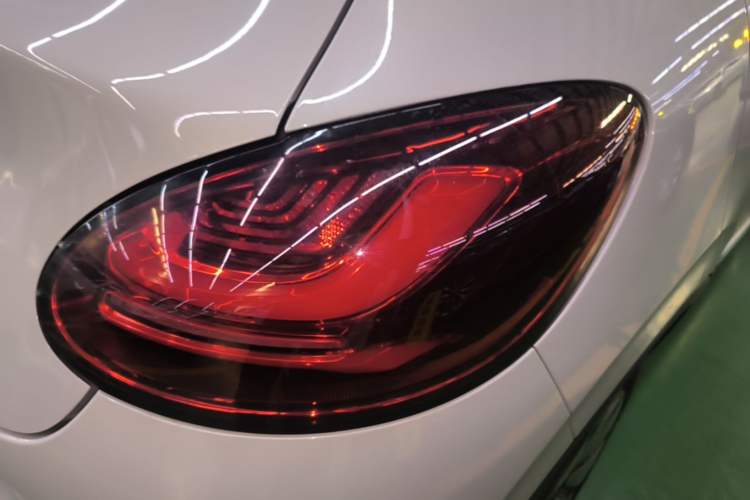 Used Wuling Bingo 2024 333 km Lingxi Connected Version Right Rear Taillight